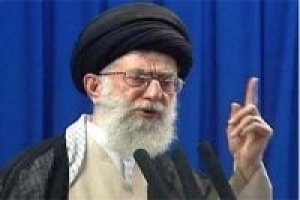 Rahbar: Kepalan Kokoh Iran Menanti Para Agresor