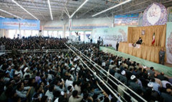 Rahbar di Depan Ribuan Pemuda: Revolusi Islam Mampu Membangun Kembali Peradaban Islam Yang Besar 