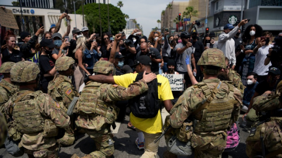 Tentara AS Dikerahkan ke Jalan-jalan Tumpas Demonstran