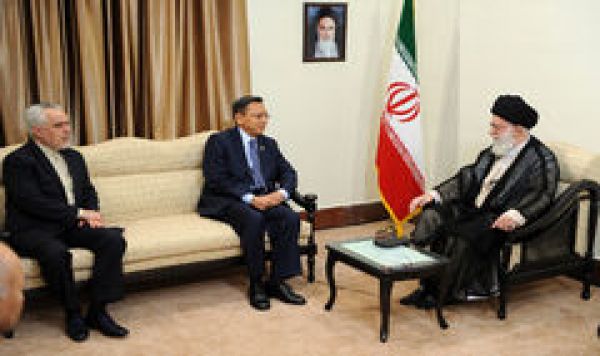 Rahbar kepada Wakil Presiden Indonesia: Konflik Antar Madzhab Adalah Konspirasi Musuh