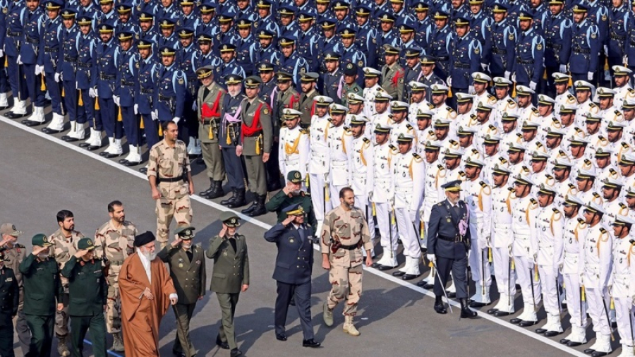 Substansi Militer Kekuatan Arogan dan Angkatan Bersenjata Iran dalam Perspektif Rahbar