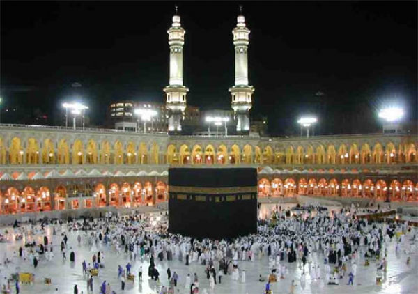 Pesan Pemimpin Besar Revolusi Islam untuk Jamaah Haji 1432 Hijriyah  Cetak    05/11/2011