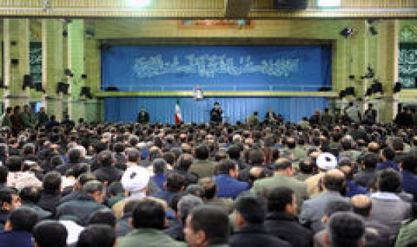 Rahbar: Bangsa Iran Mengenal Musuh dan Situasi dengan Baik 