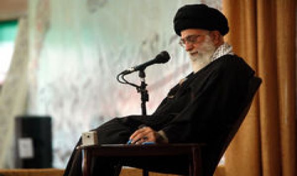 Rahbar: Barat Terlalu Kecil Untuk Memaksa Iran Menyerah 