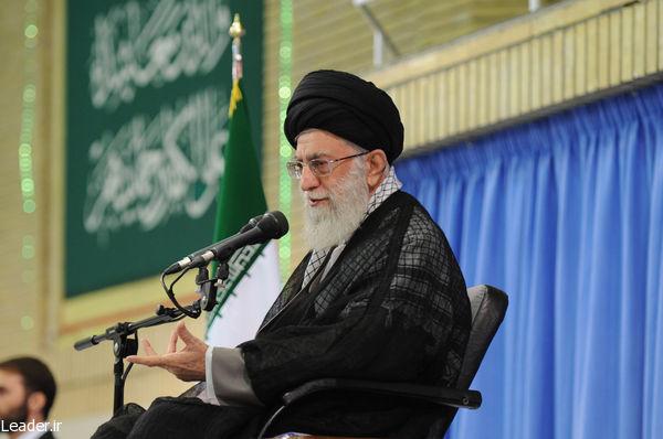 ईरान परमाणु शस्त्रों के प्रयास में नहीं हैः वरिष्ठ नेता