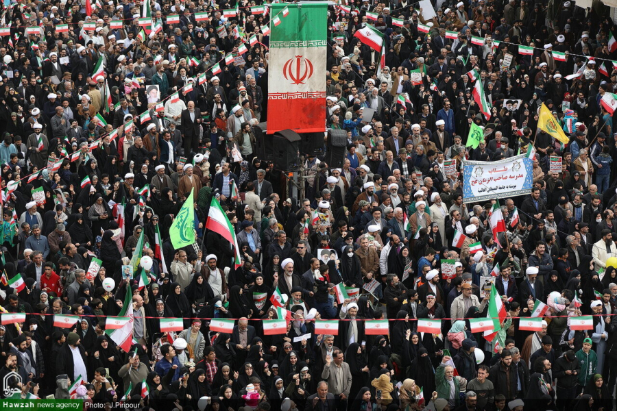 ईरान के 1,400 शहरों में 22 बहमन की रैली में तकरीबन 2.6 करोड़ लोगों ने भाग लिया