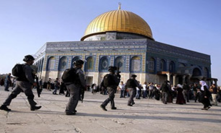 मस्जिद अक़्सा में फिलीस्तीनी बूढ़ी महिला के प्रवेश का निषेध