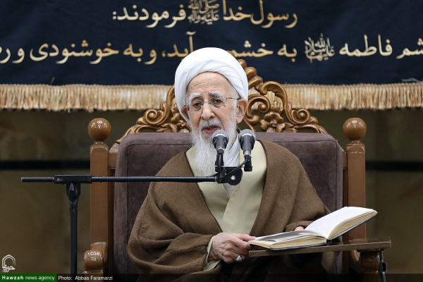 हज़रत फ़ातिमा ज़हरा स.अ.की इबादत बेमिसाल है