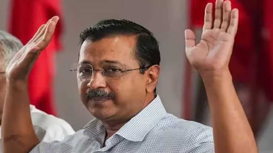 दिल्ली के मुख्यमंत्री अरविंद केजरीवाल सलाखों के पीछे