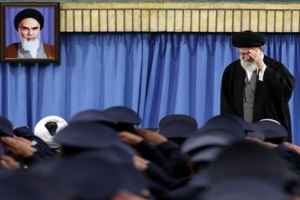 कोई भी शत्रु ईरानी राष्ट्र को बांध नहीं सकताः वरिष्ठ नेता