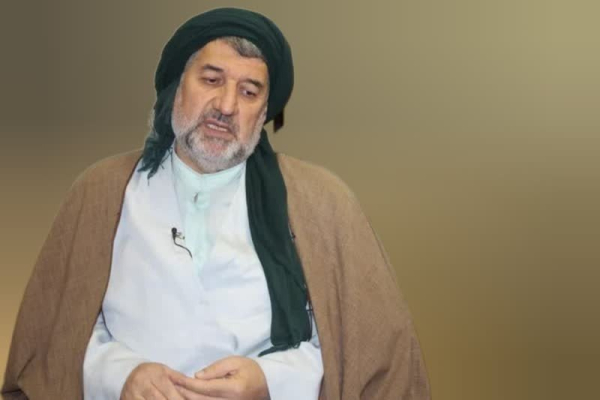 दुश्मन दीन को समाज से दूर करने की भरपूर कोशिश कर रहा है