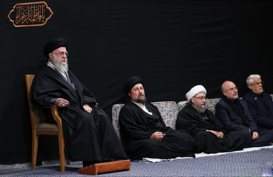 सुप्रीम लीडर की मौजूदगी में हज़रत ज़हरा (सला मुल्ला अलैहा) की शहादत दिवस पर शामे गरीबा का आयोजन