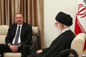 संयुक्त धर्म, ईरान व आज़रबाइजान गणराज्य की जनता के मध्य निकट संबंध की वजह है, वरिष्ठ नेता