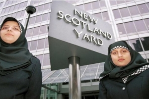 स्कॉटलैंड की महिला पुलिस हिजाब करेंगी