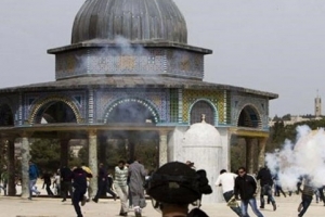 मस्जिदुल अक़्सा को शहीद करने का इस्राईली षड्यंत्र जारी