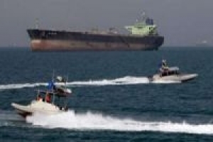 ईरानी सुरक्षा बलों ने परशियन गल्फ में एक जहाज़ रोका, पेंटागोन