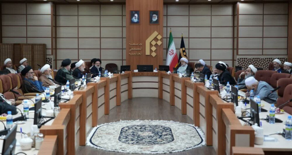 पश्चिम की माद्दी तहज़ीब का मुकाबला ख़ालिस इस्लाम और इस्लामी क्रांति से सम्भव है