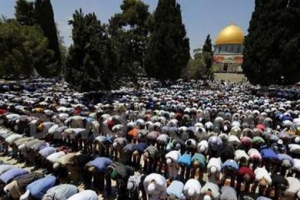 65 हज़ार फ़िलिस्तीनियों ने मस्जिदुल अक़सा में पढ़ी जुमे की नमाज़