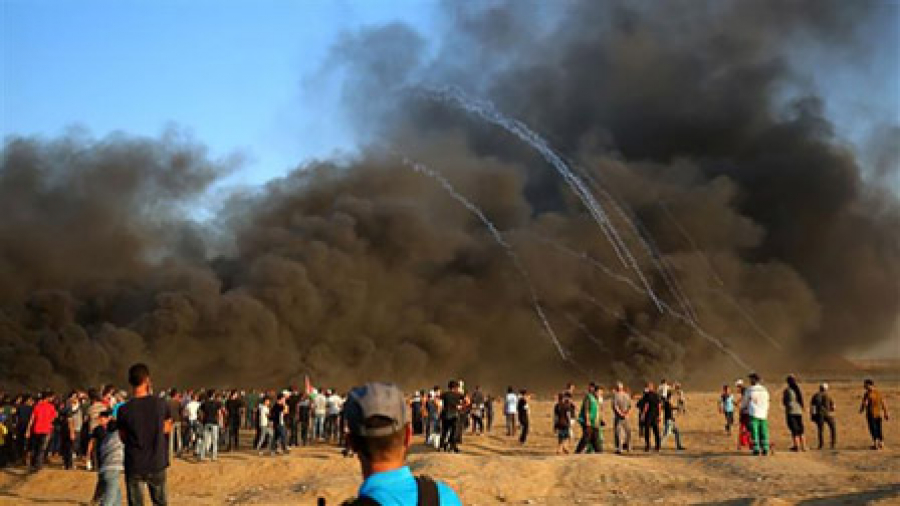 इस्राईली सैनिकों की फ़ायरिंग में 7 फ़िलिस्तीनी शहीद, 100 से ज़्यादा घायल