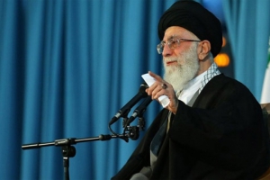 अमरीका ईरान पर पुनः प्रभाव बनाना चाहता है, वरिष्ठ नेता