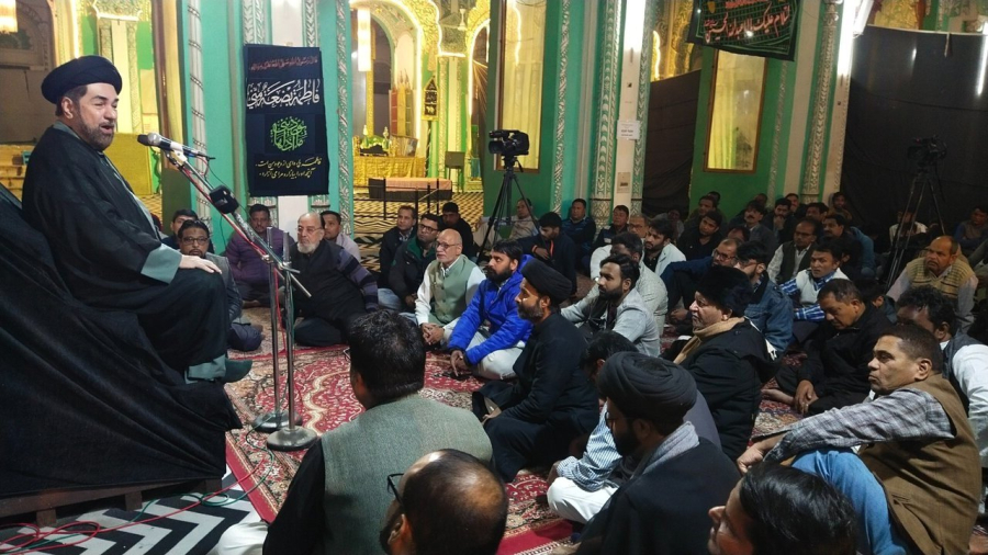 कौसर से मुराद हज़रत फ़ातिमा (स) और उनका पवित्र परिवार है