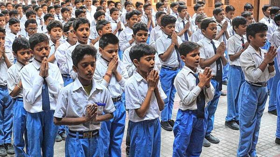 भारत में वंदे मातरम को ज़रूरी करने पर विवाद; ऑल इंडिया मुस्लिम पर्सनल लॉ बोर्ड ने कड़ी आपत्ति जताई