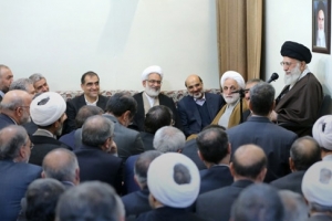 ईरान को भीतर से खोखला करना चाहता है दुश्मनः वरिष्ठ नेता
