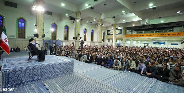 İslam inkılâbı Rehberi Ehli Beyt (as) şairlerini ve meddahlarını kabulünde “Mezhebi ihtilafları körüklemek, küfranı nimet ve düşman’ın kılıcını keskinleştirmektir”   