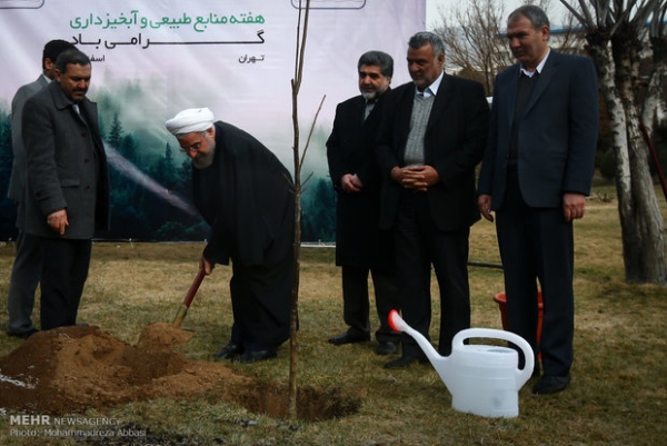 Ruhani&#039;nin katılımı ile 5 Mart, İran Ulusal Ağaç Dikme Günü kutlandı