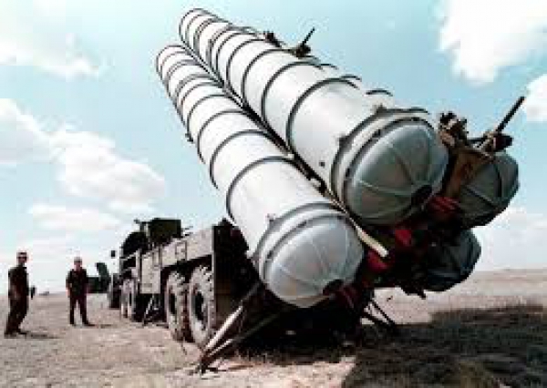 İran&#039;a S-300 füzelerinin teslimatı başladı