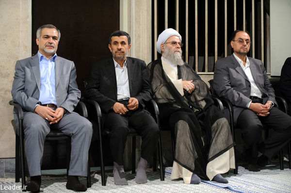 رہبر معظم سے عید فطر کے موقع پر اعلی حکام اور اسلامی ممالک کے سفراء کی ملاقات