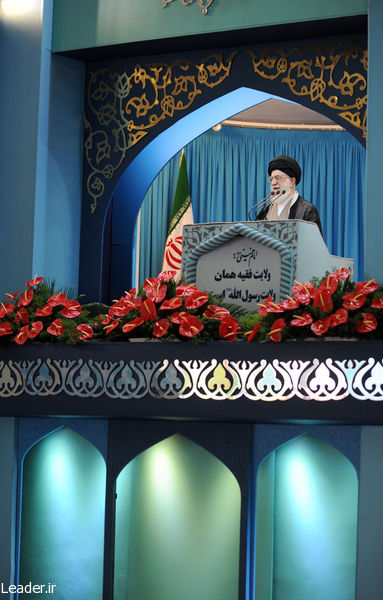 رہبر معظم کی امامت میں نماز عید سعید فطر کا انعقاد