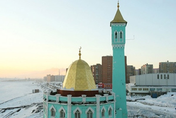 مسجد نورد کمال ( دنیا کے شمال بعید کی مسجد ) نوریلسک شھر ، روس