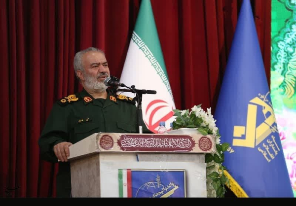 امریکہ نے اپنی حماقت سے دنیا کے تمام لوگوں کو "آبنائے ہرمز" سے محروم کردیا: جنرل فدوی