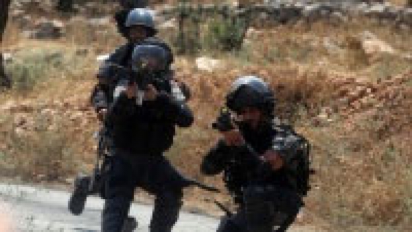 فلسطینی مظاہرین پرصیہونیوں کا تشدد