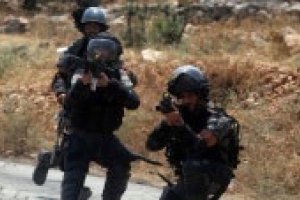 فلسطینی مظاہرین پرصیہونیوں کا تشدد