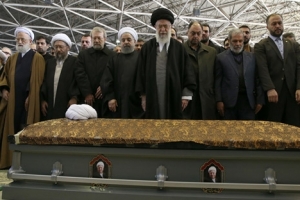 رہبر انقلاب اسلامی کی امامت میں آیت اللہ ہاشمی رفسنجانی کی نماز جنازہ ادا کر دی گئی
