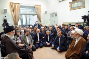 ہبر انقلاب اسلامی سے عید کی مناسبت سے بعض اعلی عہدیداروں کی ملاقات