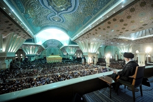 رہبر انقلاب اسلامی کا امام خمینی رح کی ستائیسویں برسی کے اجتماع سے خطاب  انقلاب کے راستے پر گامزن رہنا پیشرفت اور اہداف کے حصول کی تنہا را