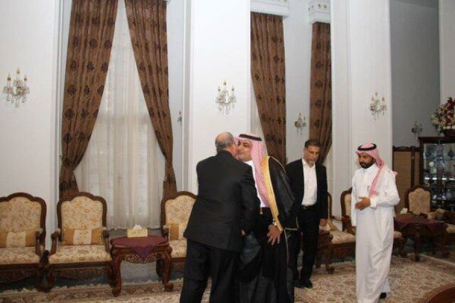 ایران، سعودی عرب اور شام کے سفیروں کی عراق میں افطار پارٹی کے دوران ملاقات