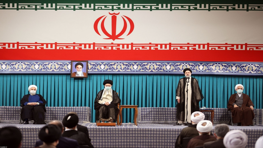 ایران میں انتقال اقتدار کا خوبصورت منظر