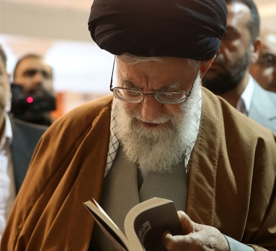رہبر انقلاب اسلامی کی کتاب کی بین الاقوامی نمائش کا دورہ