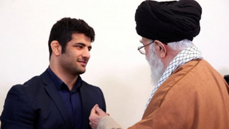 ایرانی پہلوان کے ایثار کی رہبرانقلاب اسلامی کی جانب سے قدردانی
