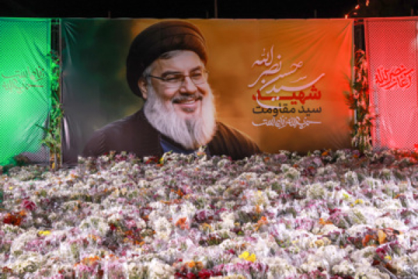 اسرائیل پر میزائل حملے کی حمایت میں لوگوں کا اجتماع، تہران