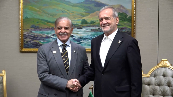 مشترکہ تعاون کو مضبوط اور معاہدوں پر عملدرامد کی رفتار تیز کی جائے گی، ایران اور پاکستان کی قیادت پرعزم